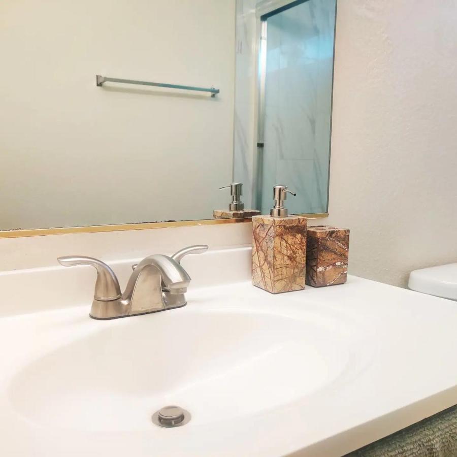 Nice Private Room In A House Close To Red Rock & Las Vegas Strip Exteriör bild